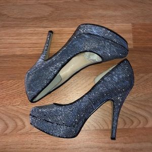 Sparkly!! Gently used studded pumps!